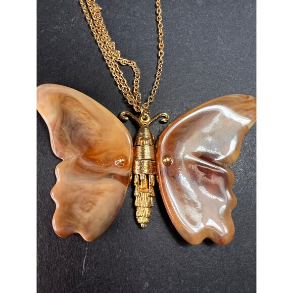 Vintage 70s Articulated Butterfly Necklace | Root Beer Marbled Wings 26" - Picture 8 of 13